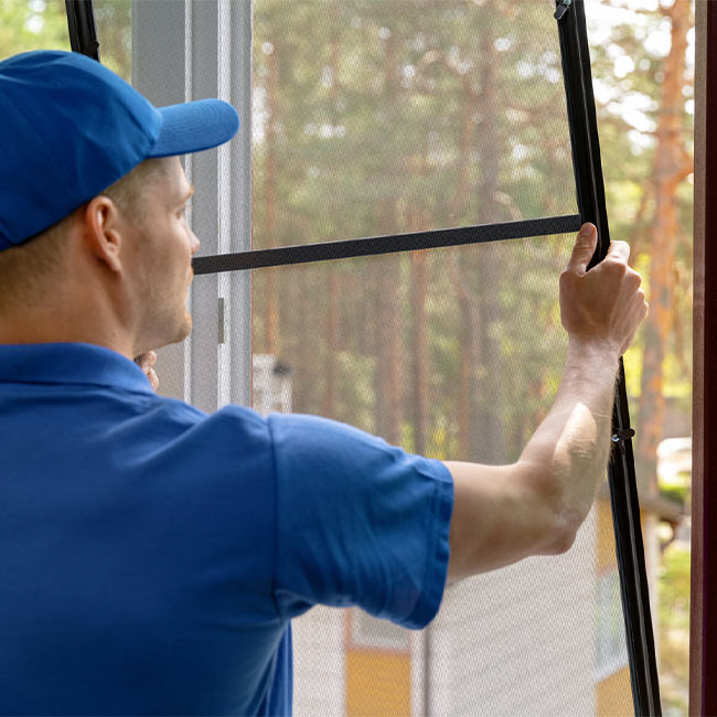 Wir bringen Ihre Fliegengitter an